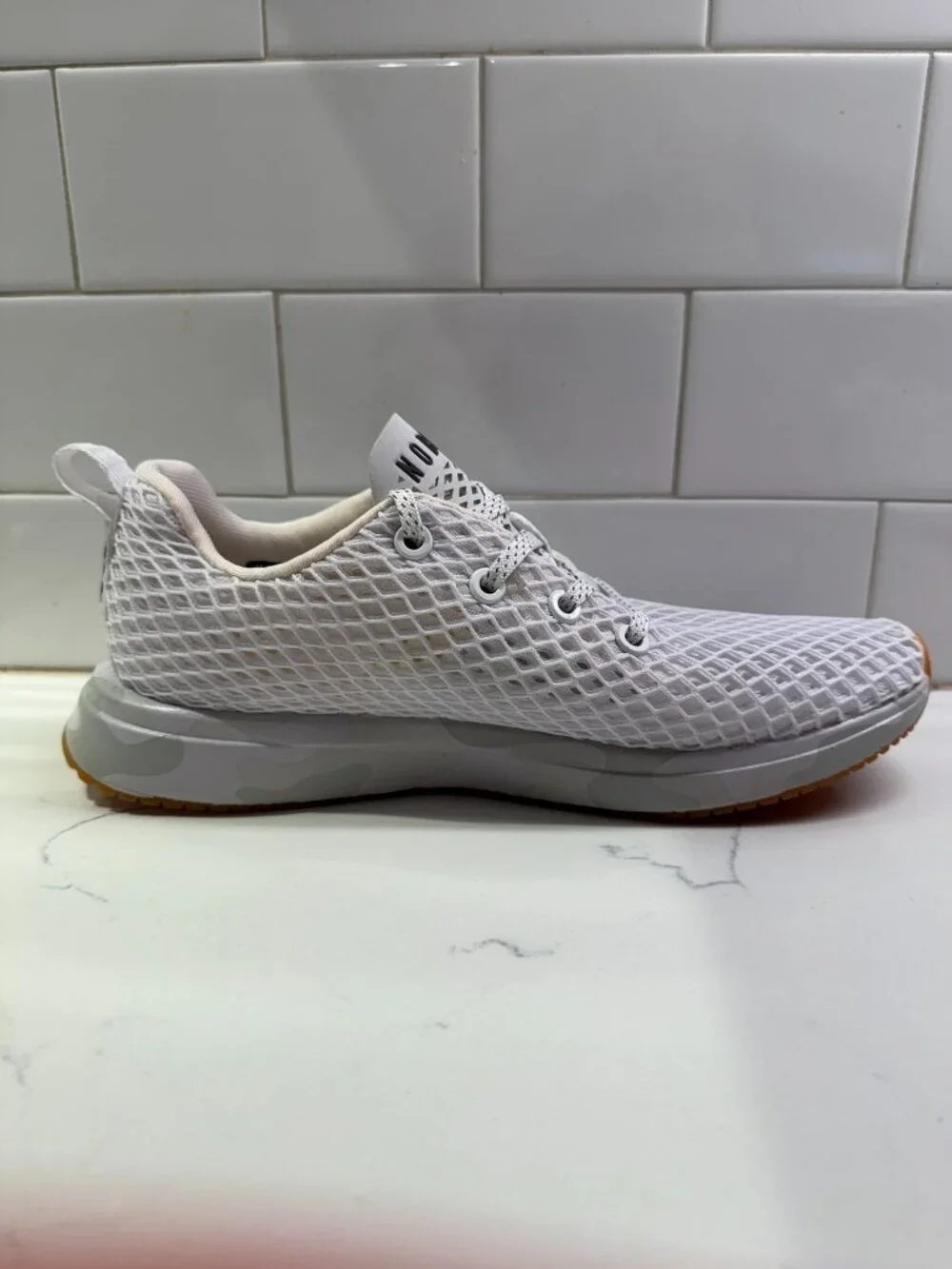 NoBull Runner+ White Mesh Lace Up Sneaker Camo Outsole Womens 7.5 Hybrid Trainer